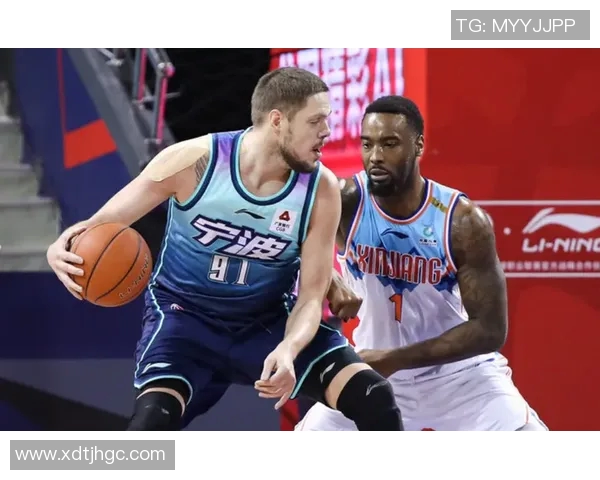 新疆队球员鲁吐布拉以出色表现引发球迷关注