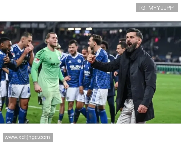 沙尔克04德甲保级斗争濒临失控，困境难题令球迷揪心