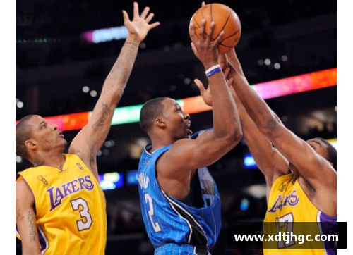 NBA半决赛首战：激情碰撞，谁能掌控胜局？